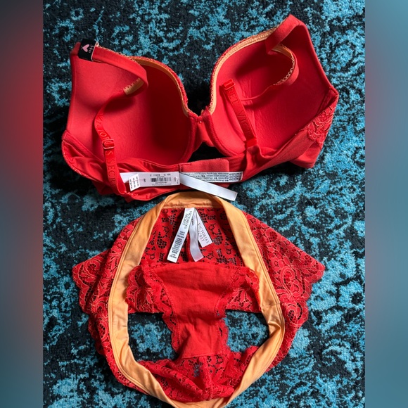 Victoria’s Secret Body by Victoria matching set. NWT - Picture 2 of 2